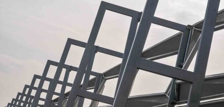 Structure of steel roof frame for building construction